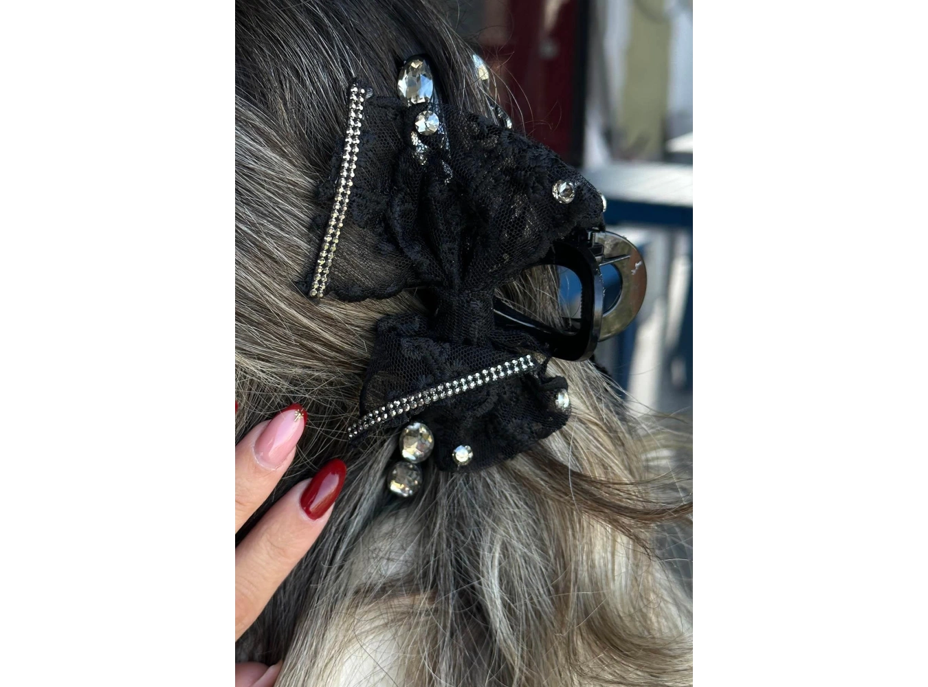 Siyah Renk Kurdele Figürlü Taş Detaylı Mandal  Toka