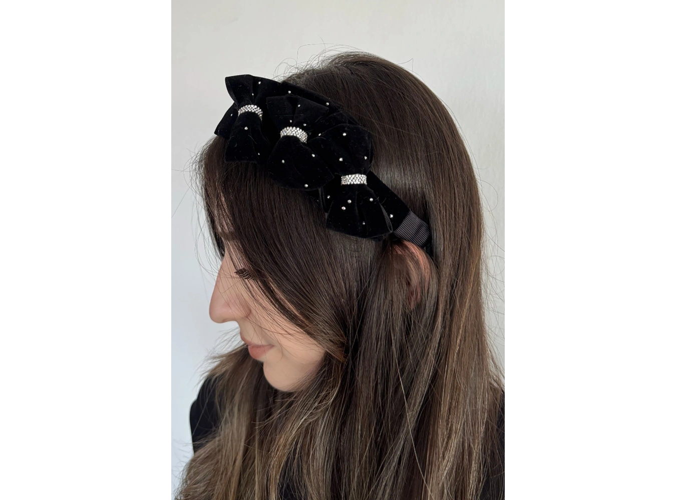 Siyah Renk Kurdele Figürlü Taş Detaylı Taç