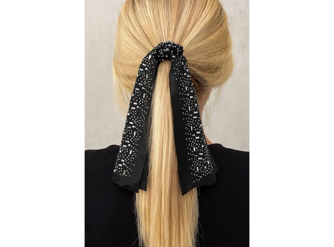 Siyah Renk Kurdele Figürlü Taşlı Simit Toka