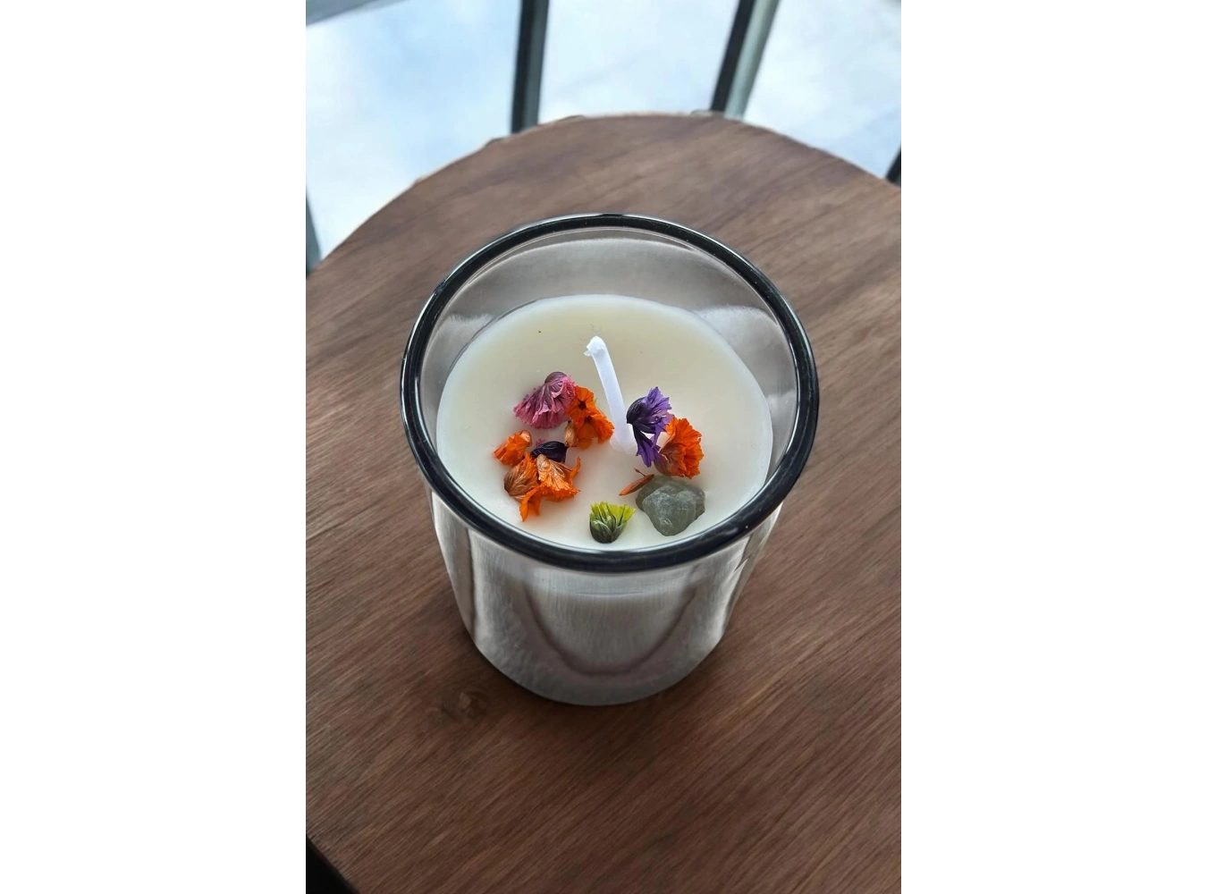 Siyah Renk Kuru Çiçek Detaylı Mum