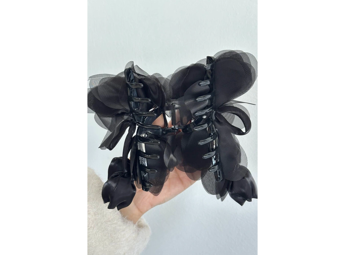 Siyah Renk Lale Figürlü Mandal  Toka