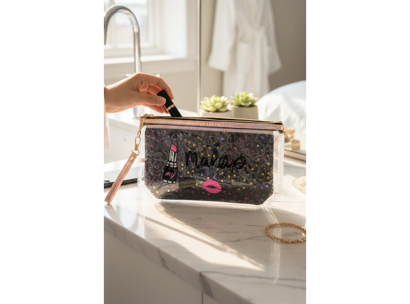 Siyah Renk Makeup Yazılı Makyaj Çantası