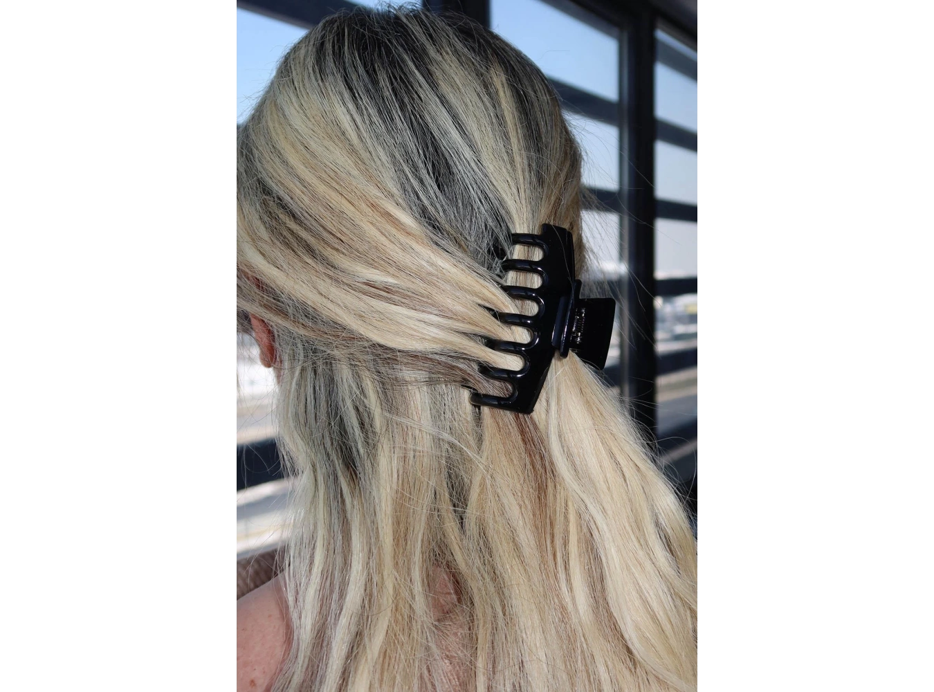 Siyah Renk Mandal Toka