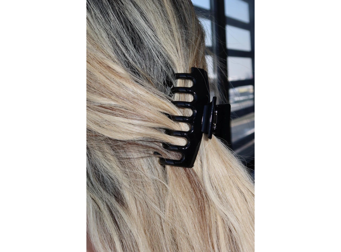 Siyah Renk Mandal Toka