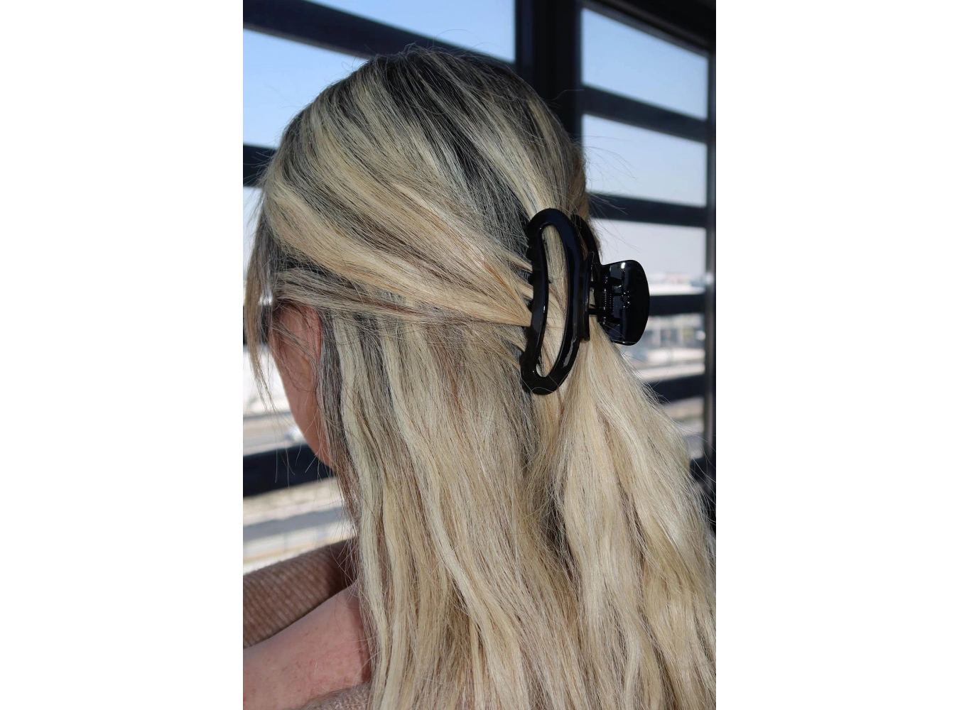 Siyah Renk Mandal Toka