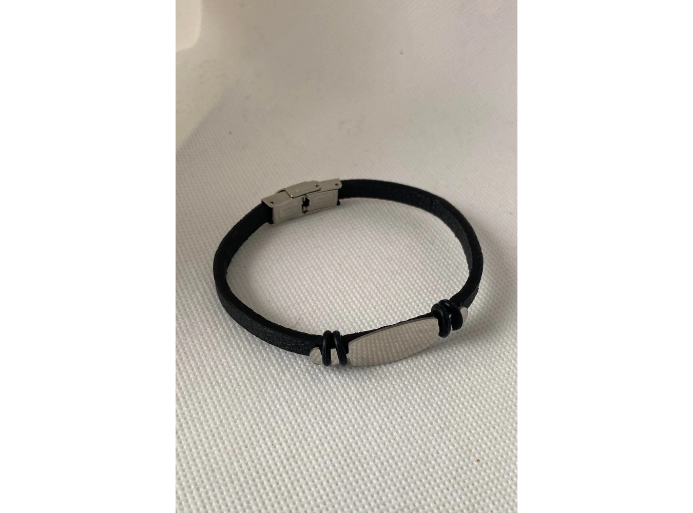 Siyah Renk Metal Detaylı Çelik Bileklik