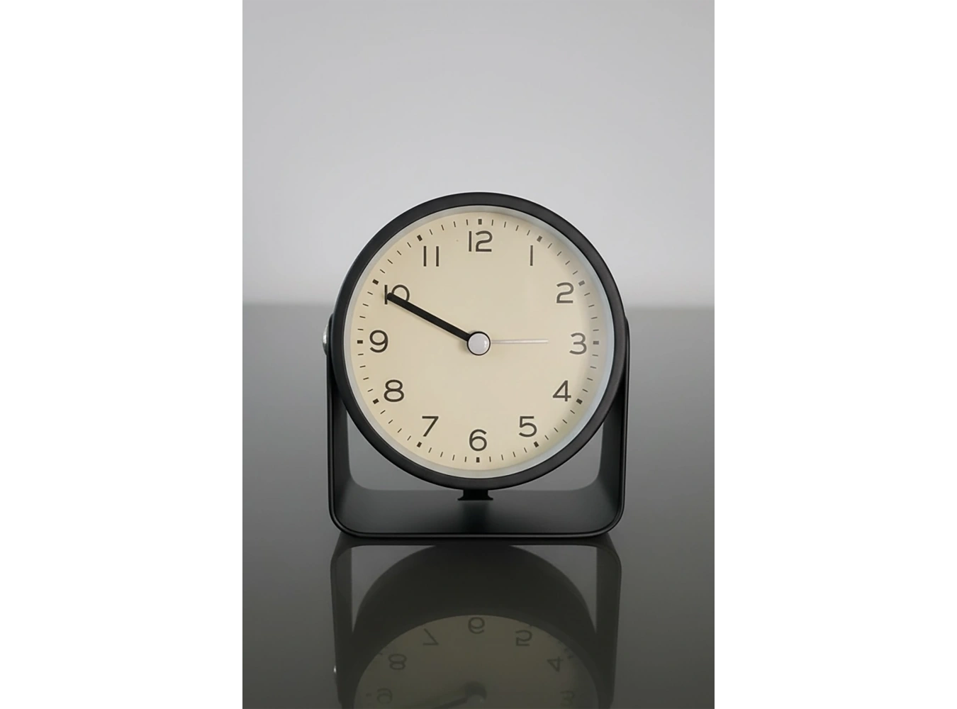 Siyah Renk Mini Dekoratif Alarmlı Yuvarlak Masa Saati