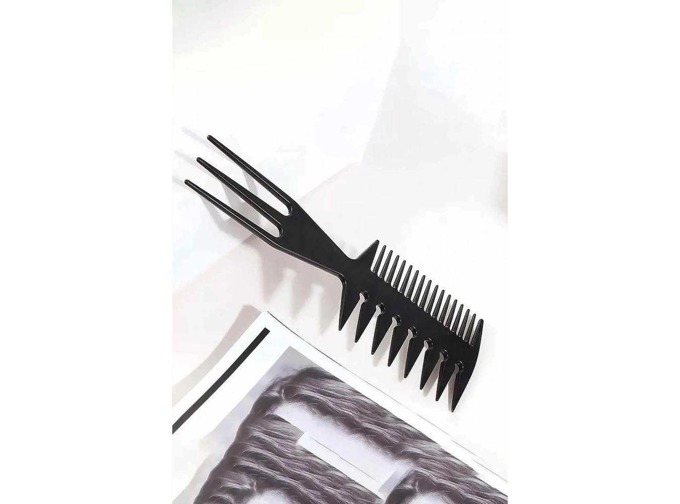 Siyah Renk Saç Şekillendiren Tarak