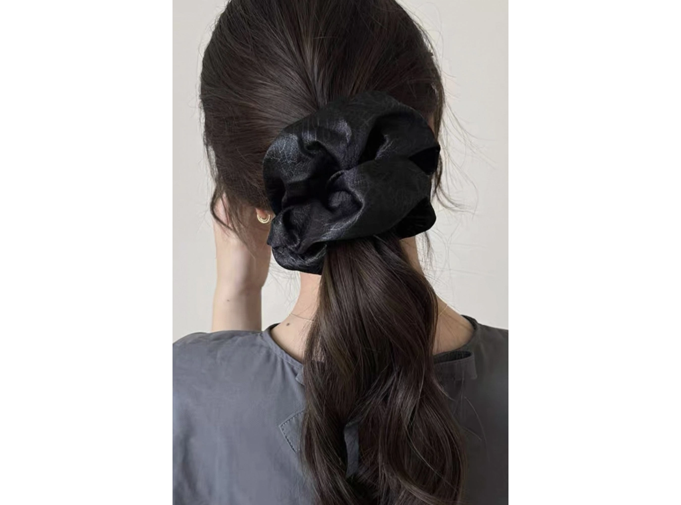 Siyah Renk Saten Simit Toka