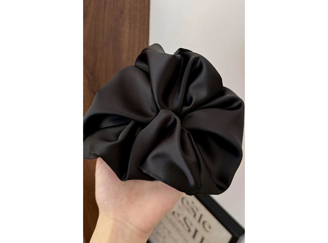 Siyah Renk Saten Simit Toka