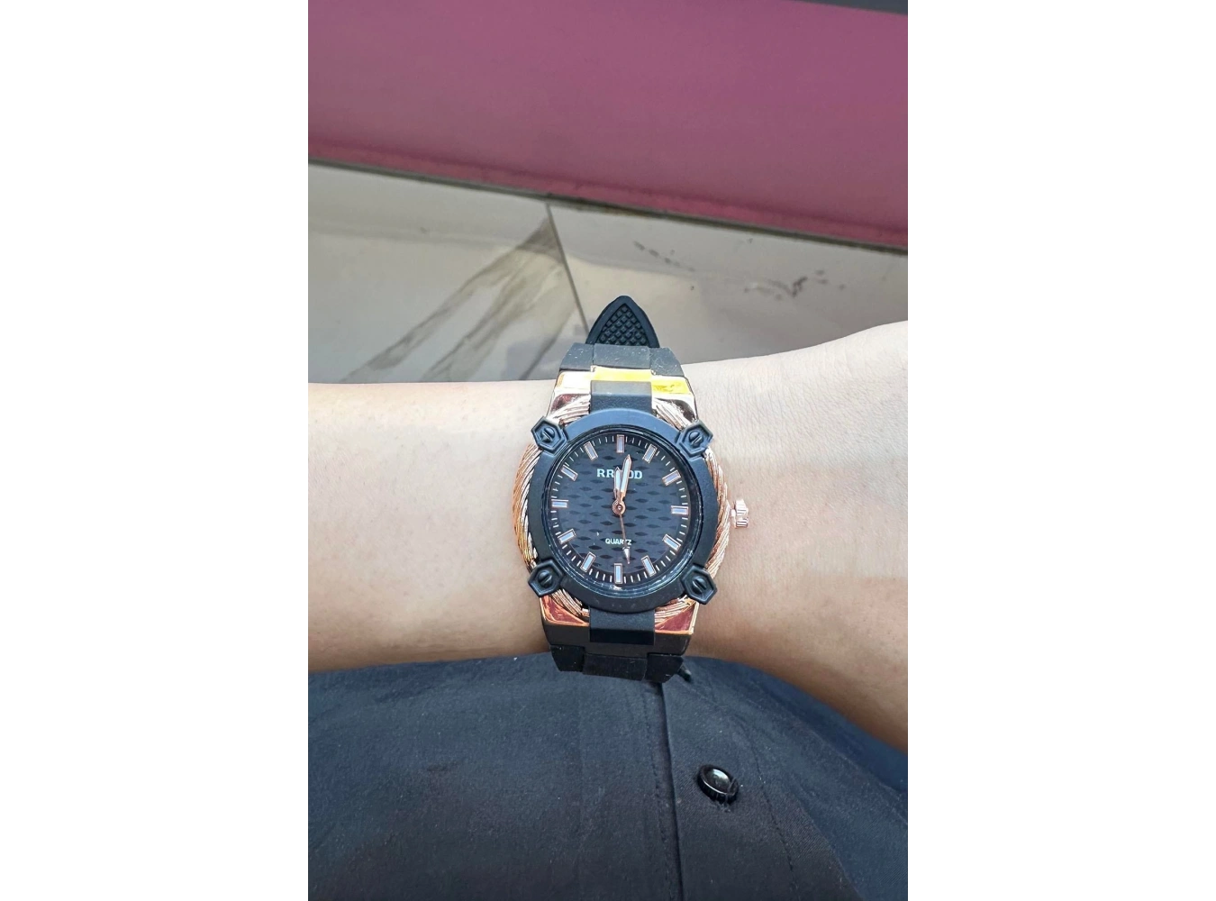 Siyah Renk Silikon Kordonlu Kadın Saat