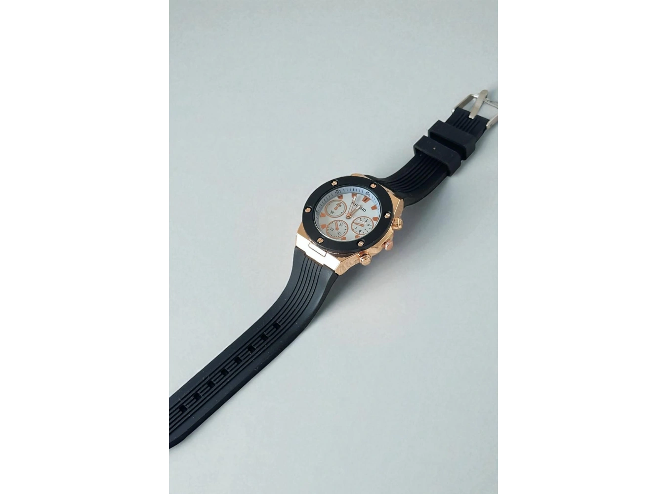 Siyah Renk Silikon Kordonlu Kadın Saat