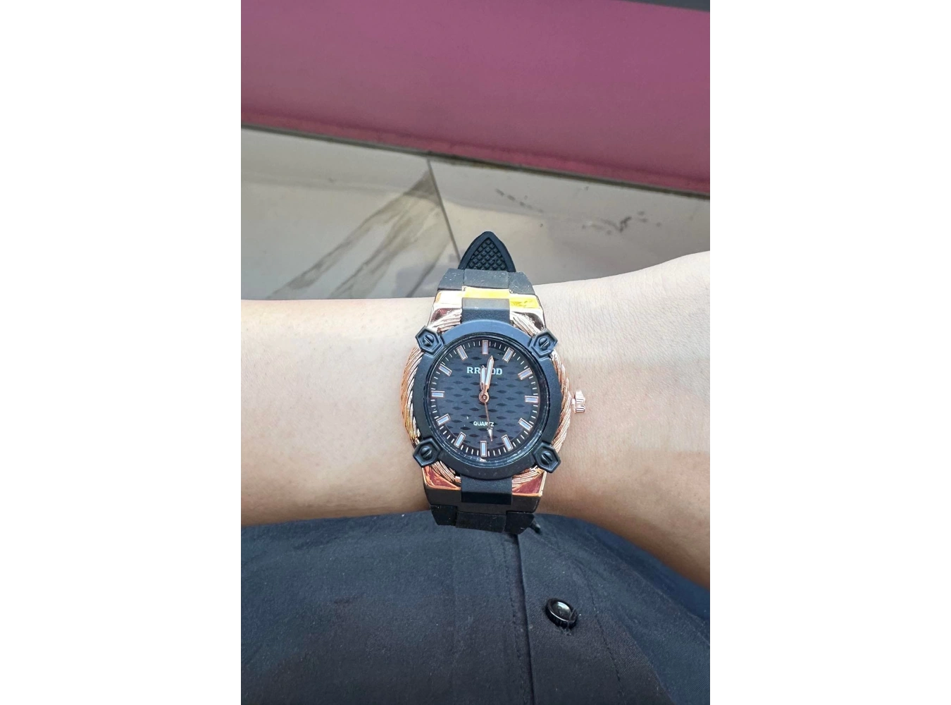 Siyah Renk Silikon Kordonlu Kadın Saat