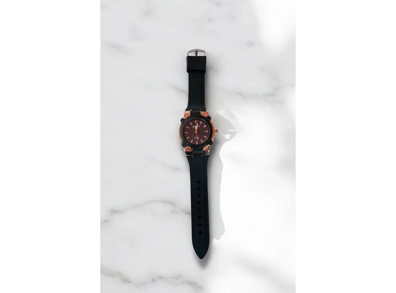 Siyah Renk Silikon Kordonlu Kadın Saat