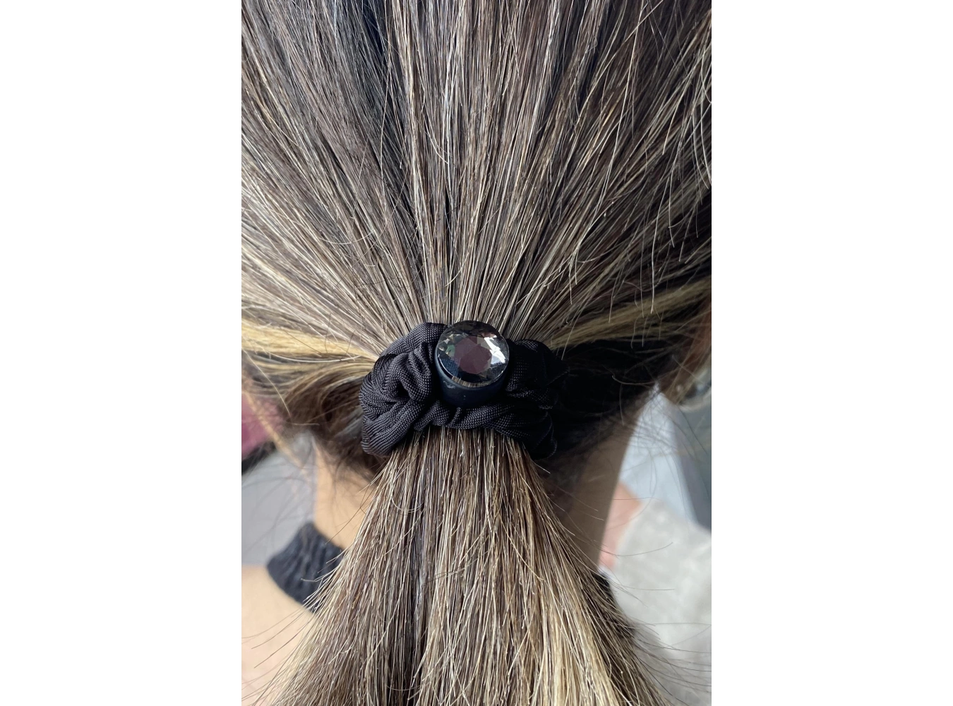 Siyah Renk Taş Detaylı Simit Toka