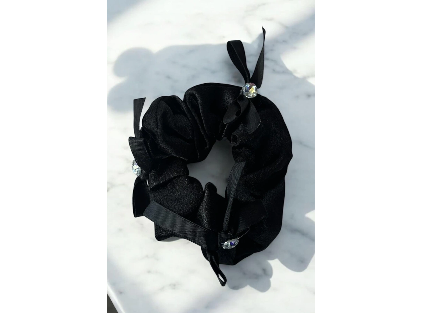 Siyah Renk Taş Detaylı Simit Toka