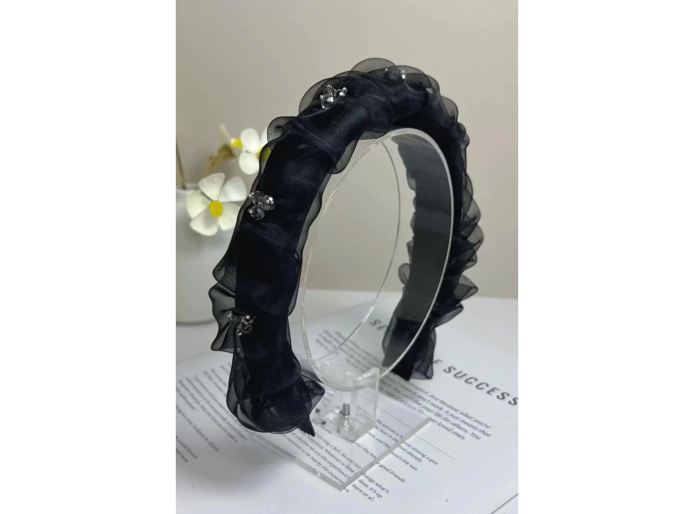 Siyah Renk Taş Detaylı Taç