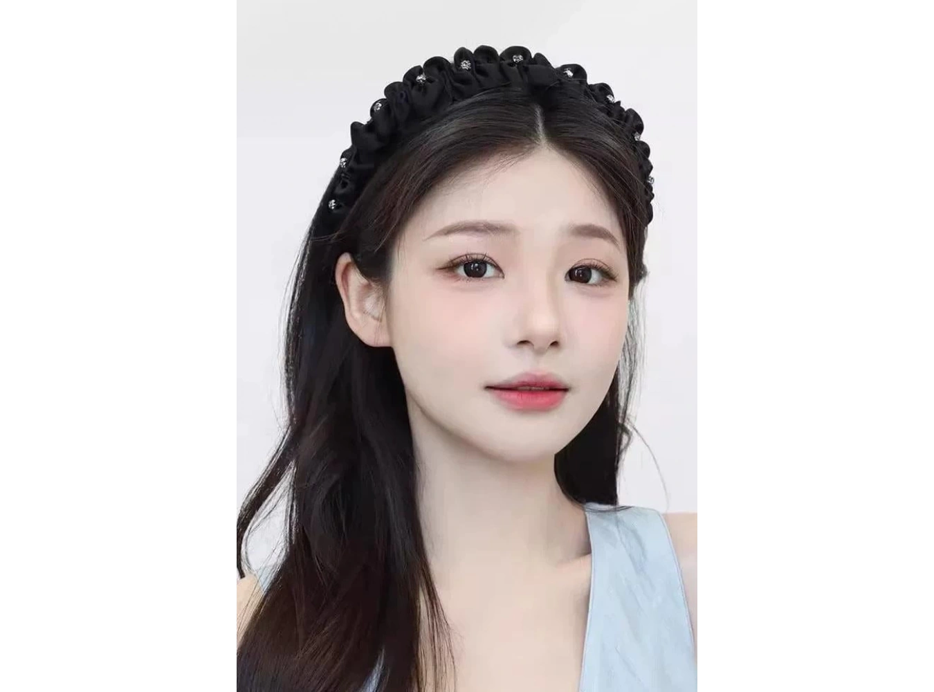 Siyah Renk Taş Detaylı Taç