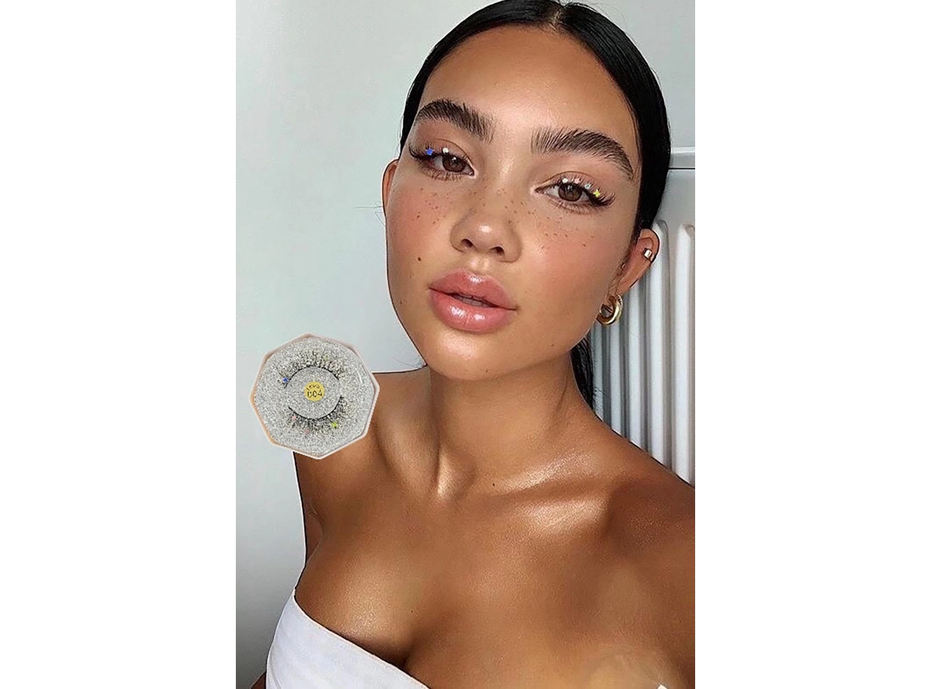 Siyah Renk Taş Detaylı Takma Kirpik 004