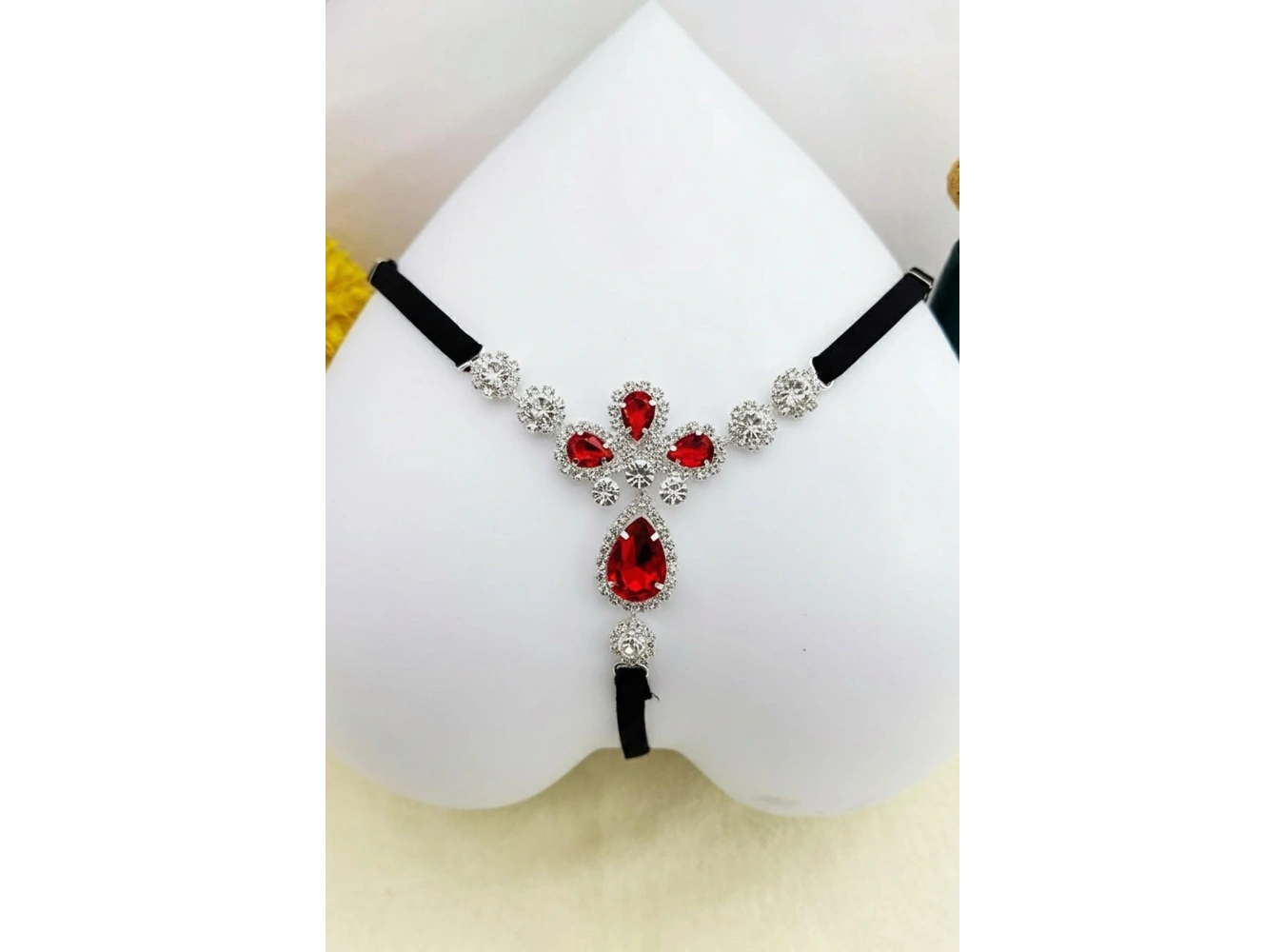 Siyah Renk Taş Detaylı Tanga