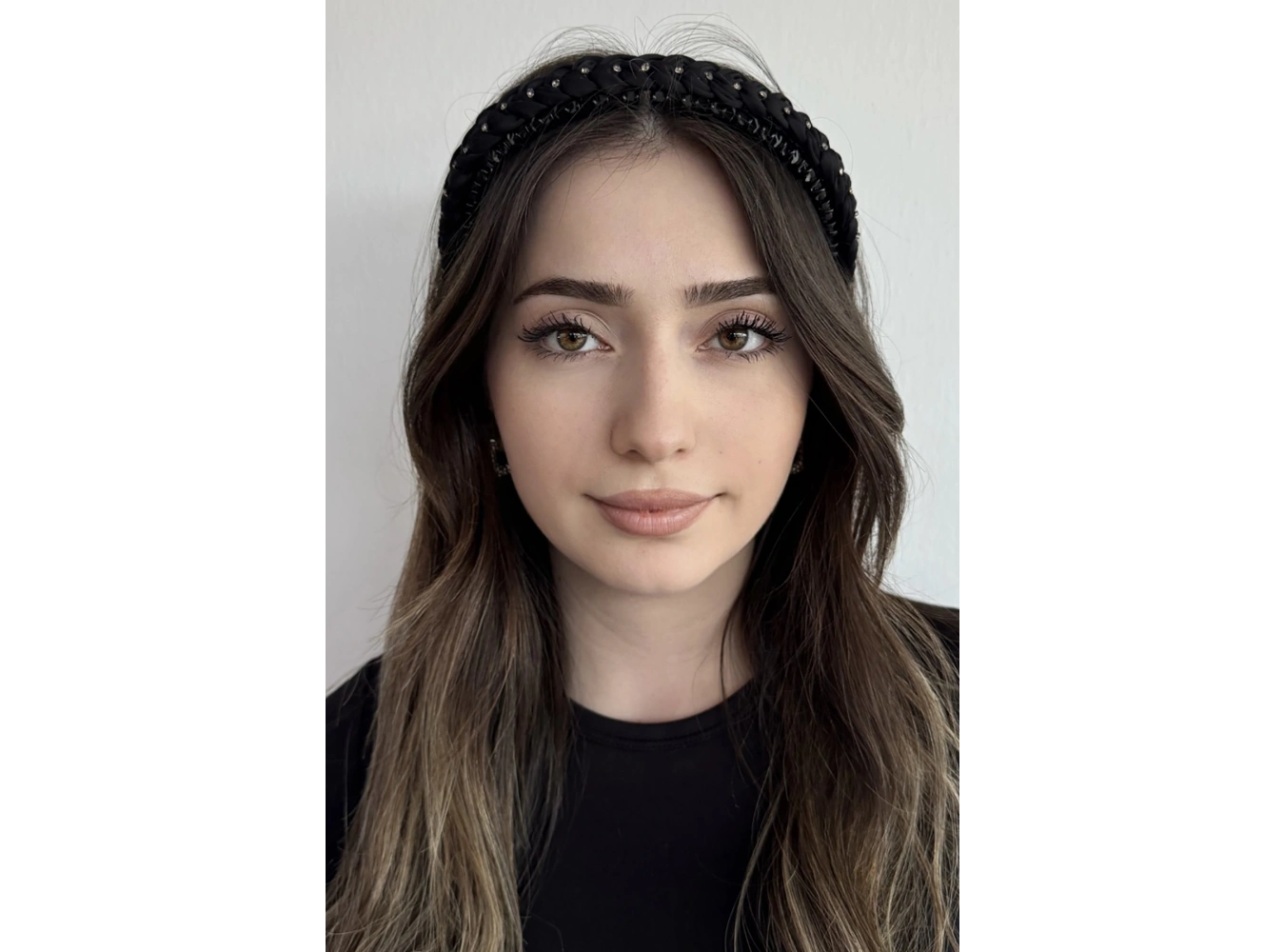 Siyah Renk Taş Detaylı Tarak Taç