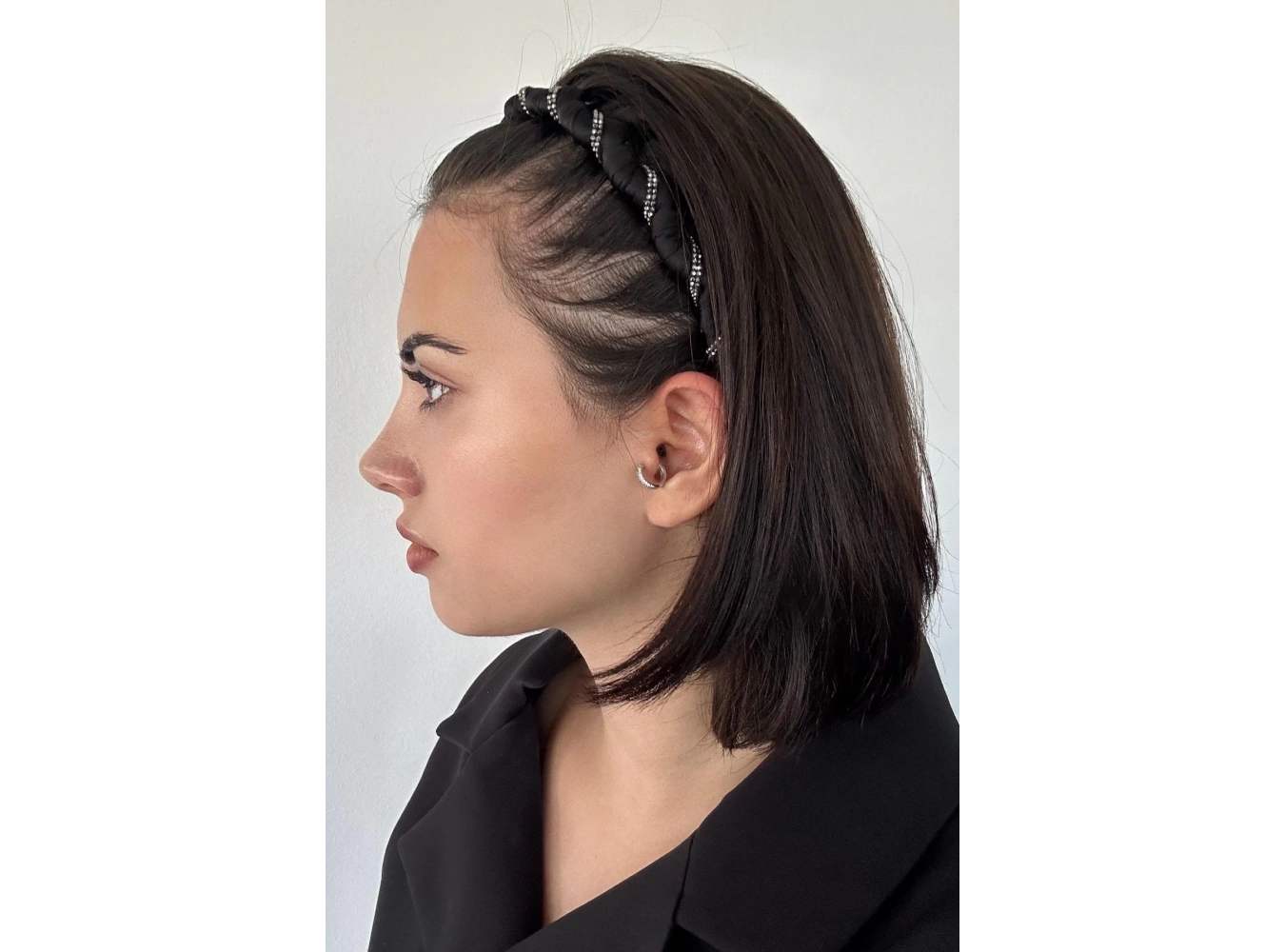 Siyah Renk Taş Detaylı Taraklı Taç