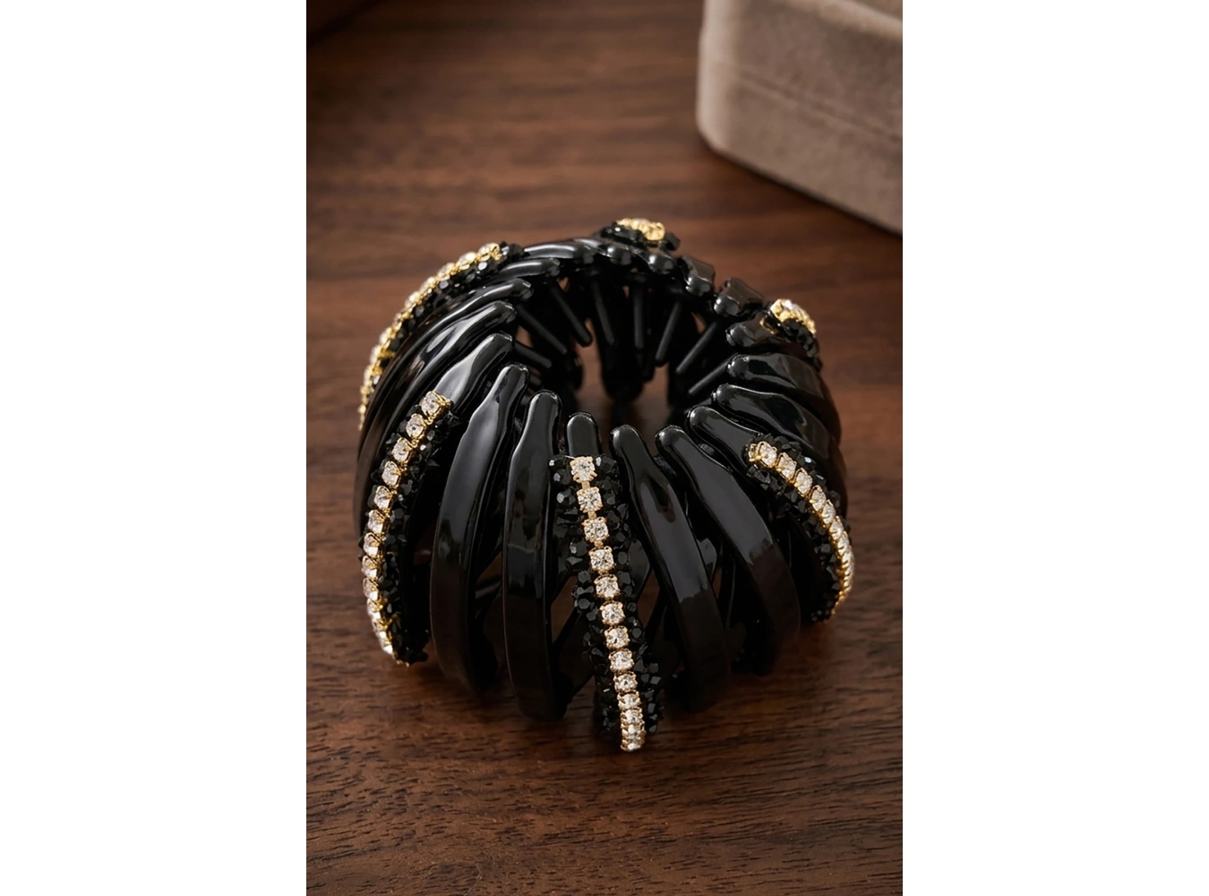 Siyah Renk Taş Detaylı Topuz Tokası