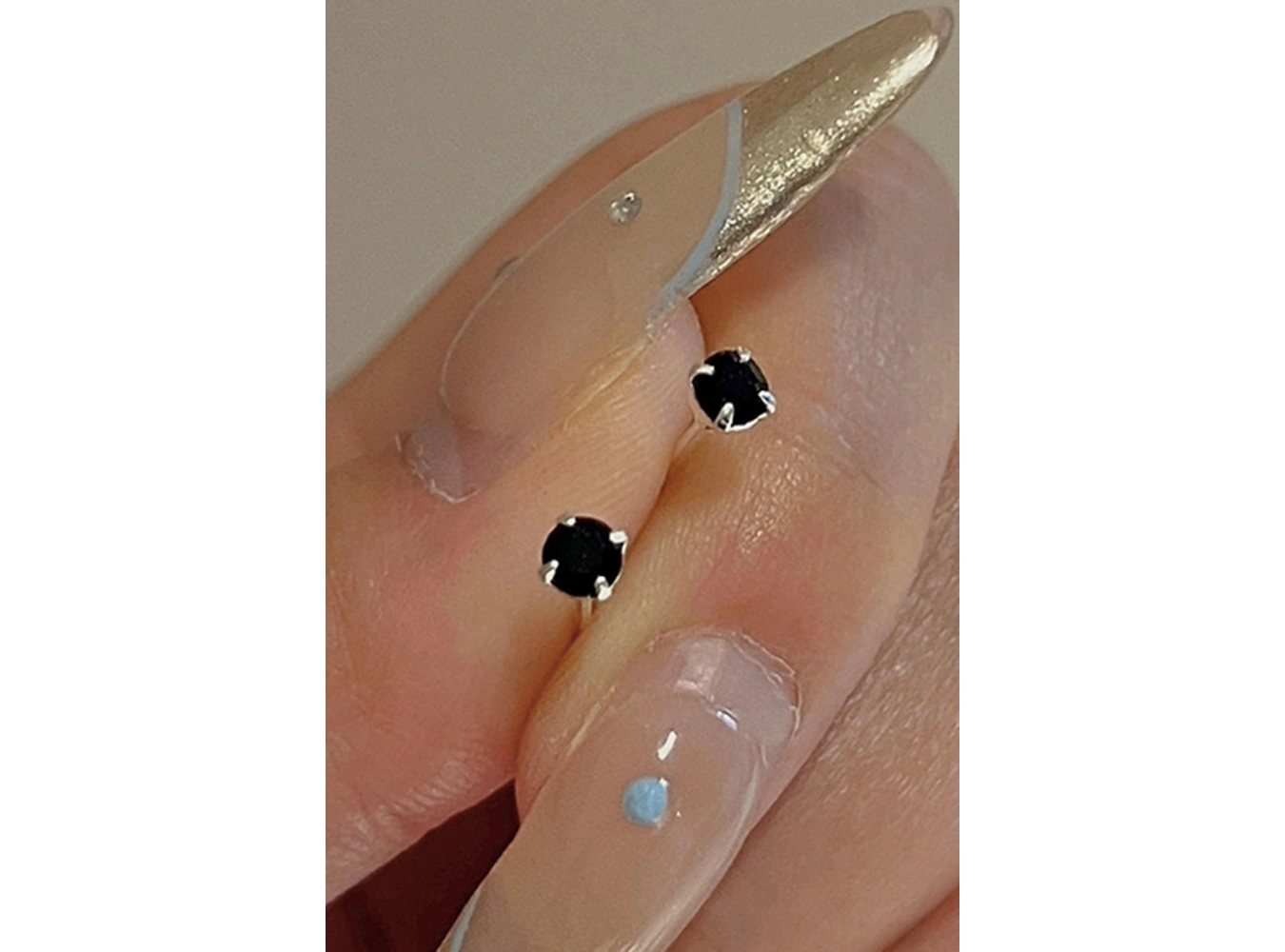 Siyah Renk Taş Detaylı Unisex Küpe (Çift)