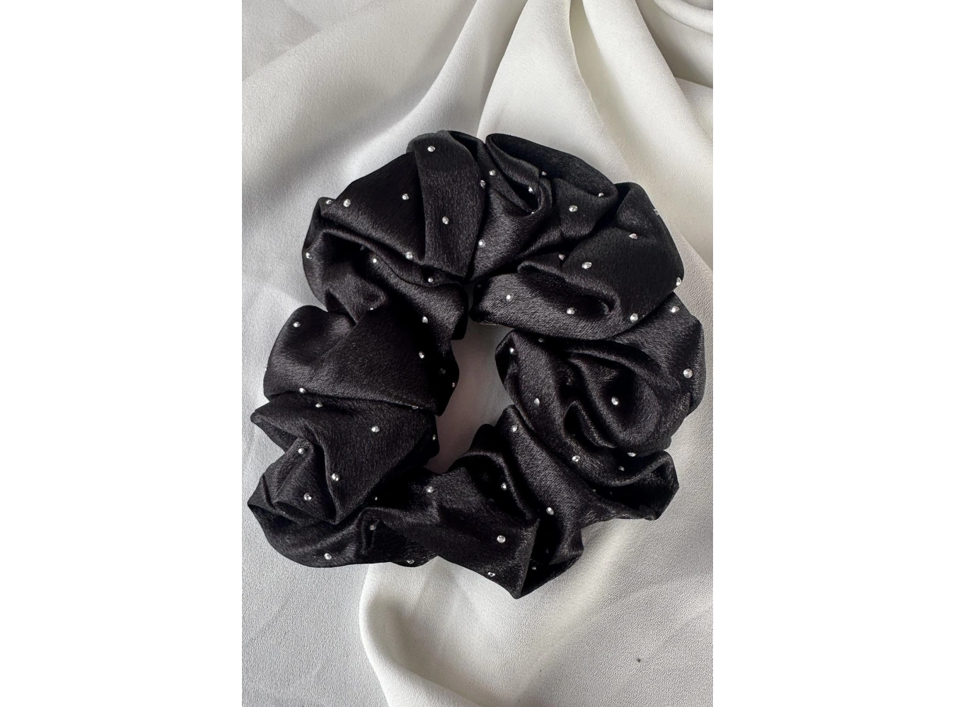 Siyah Renk Taşlı Saten Simit Toka