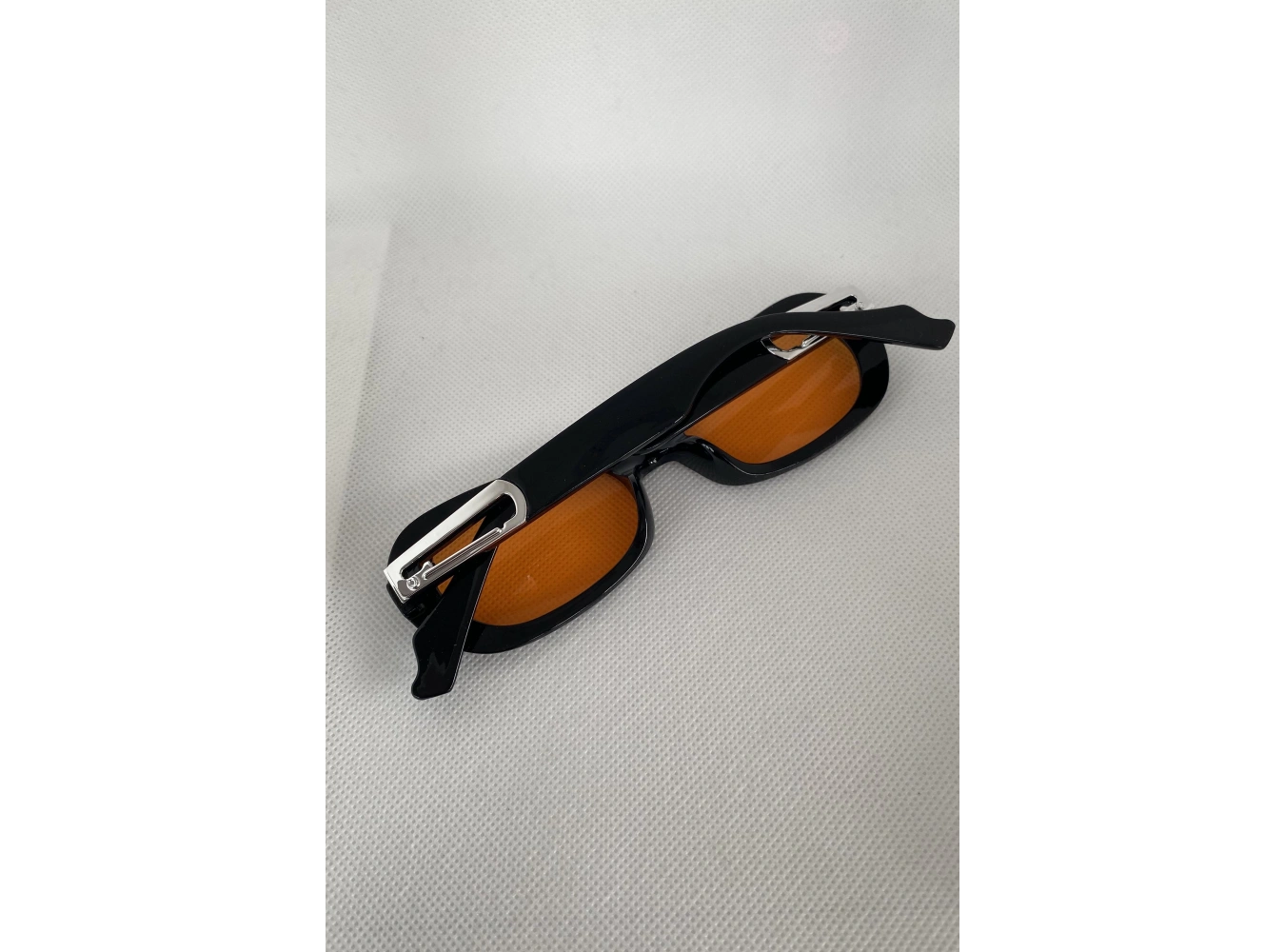 Siyah Renk Turuncu Cam Detaylı Kadın Güneş Gözlüğü