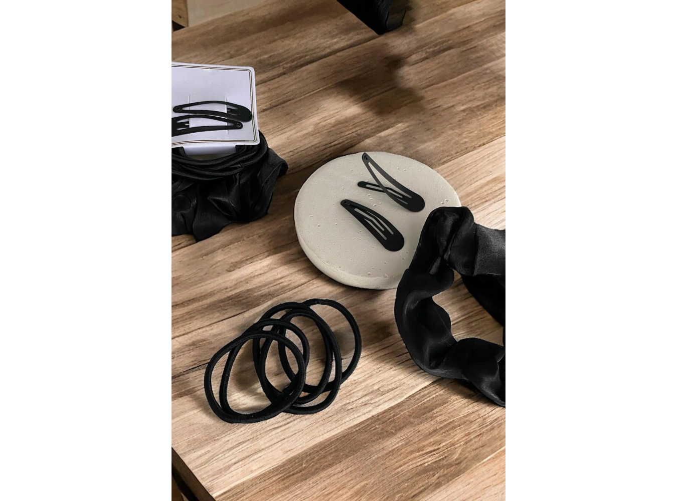 Siyah Renk Yan Toka Ve Lastik Toka Set