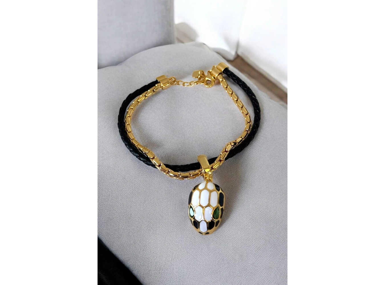 Siyah Renk Yılan Figürlü Metal Deri Bileklik