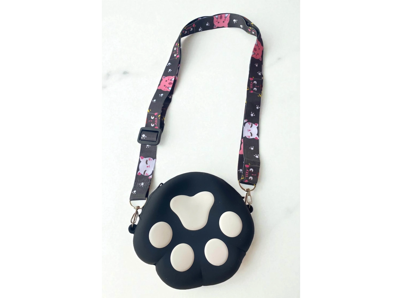 Siyah Ve Beyaz Renk Pati Figürlü Çocuk Çanta