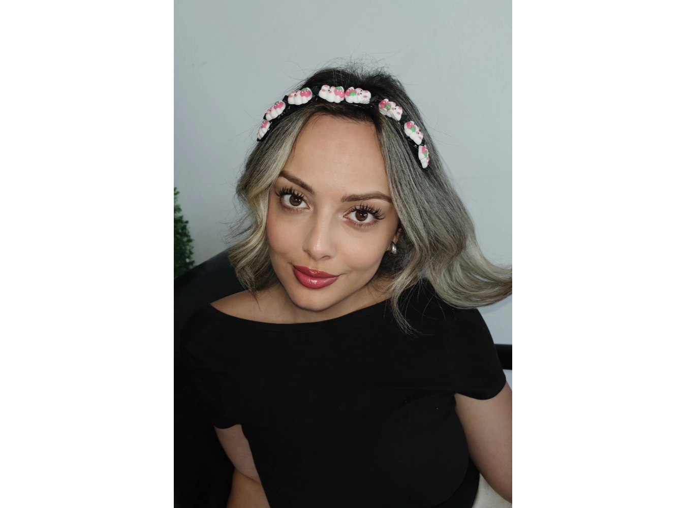 Siyah Ve Beyaz Renk Tavşan Figürlü Saç Bükücü Taç