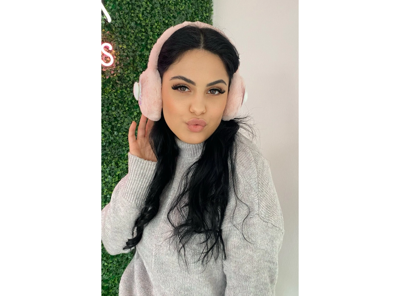 Somon Renk Kalp Detaylı Peluş Kulaklık