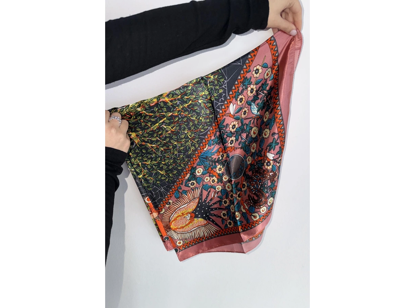 Somon Renk Karışık Desenli Saten Şal/Fular