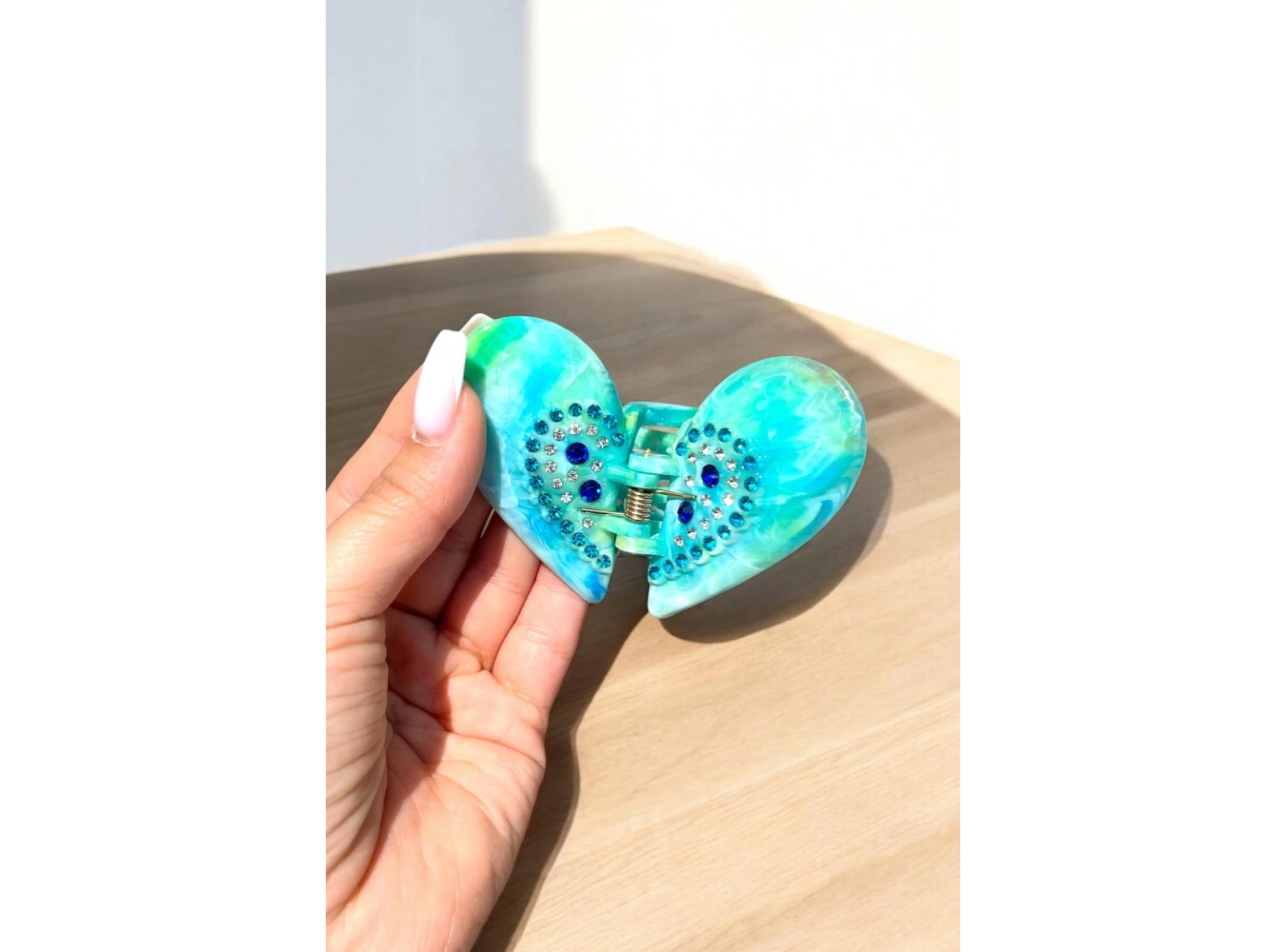 Turkuaz Renk Kelebek Figürlü Taş Detaylı Kemik Mandal Toka