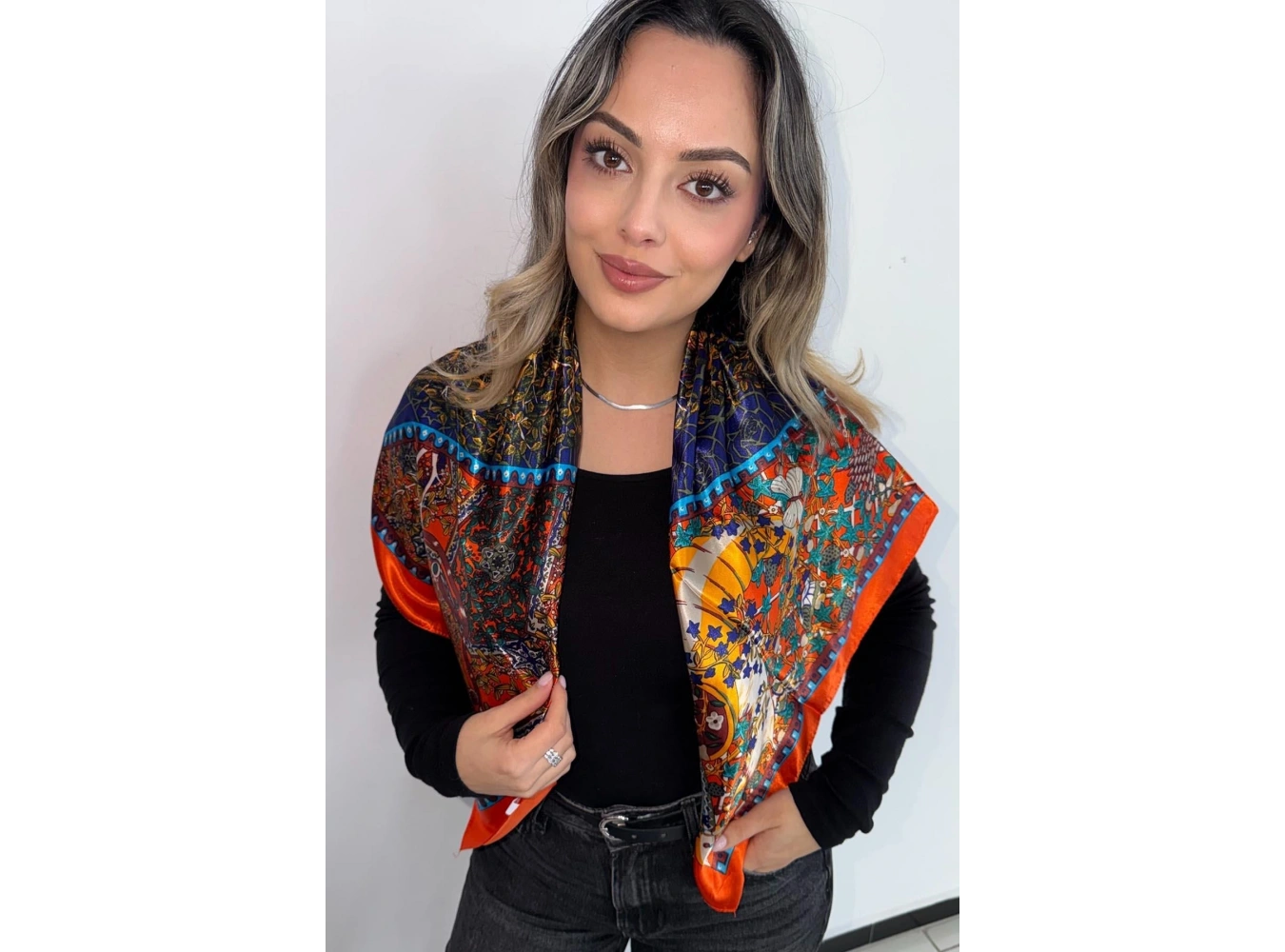 Turuncu Renk Karışık Desenli Saten Şal/Fular