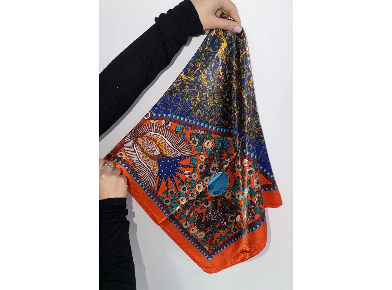 Turuncu Renk Karışık Desenli Saten Şal/Fular