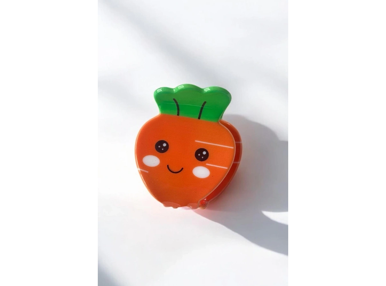 Turuncu Ve Yeşil Renk Havuç Figürlü Kemik Mandal Toka