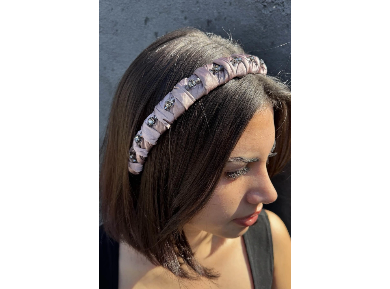 Vizon Renk Taş Detaylı Taç