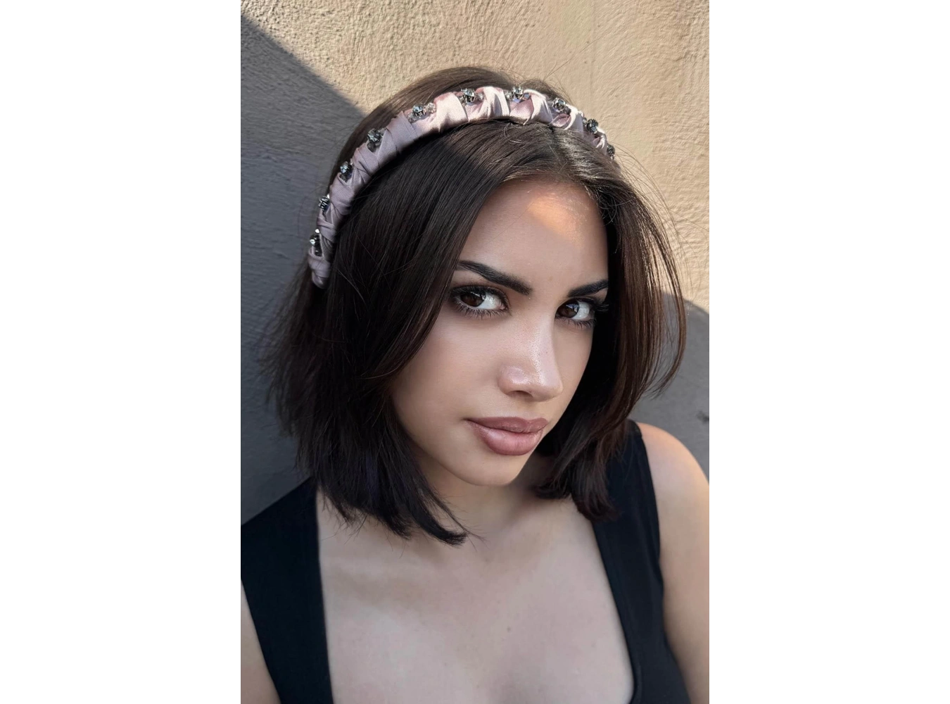 Vizon Renk Taş Detaylı Taç