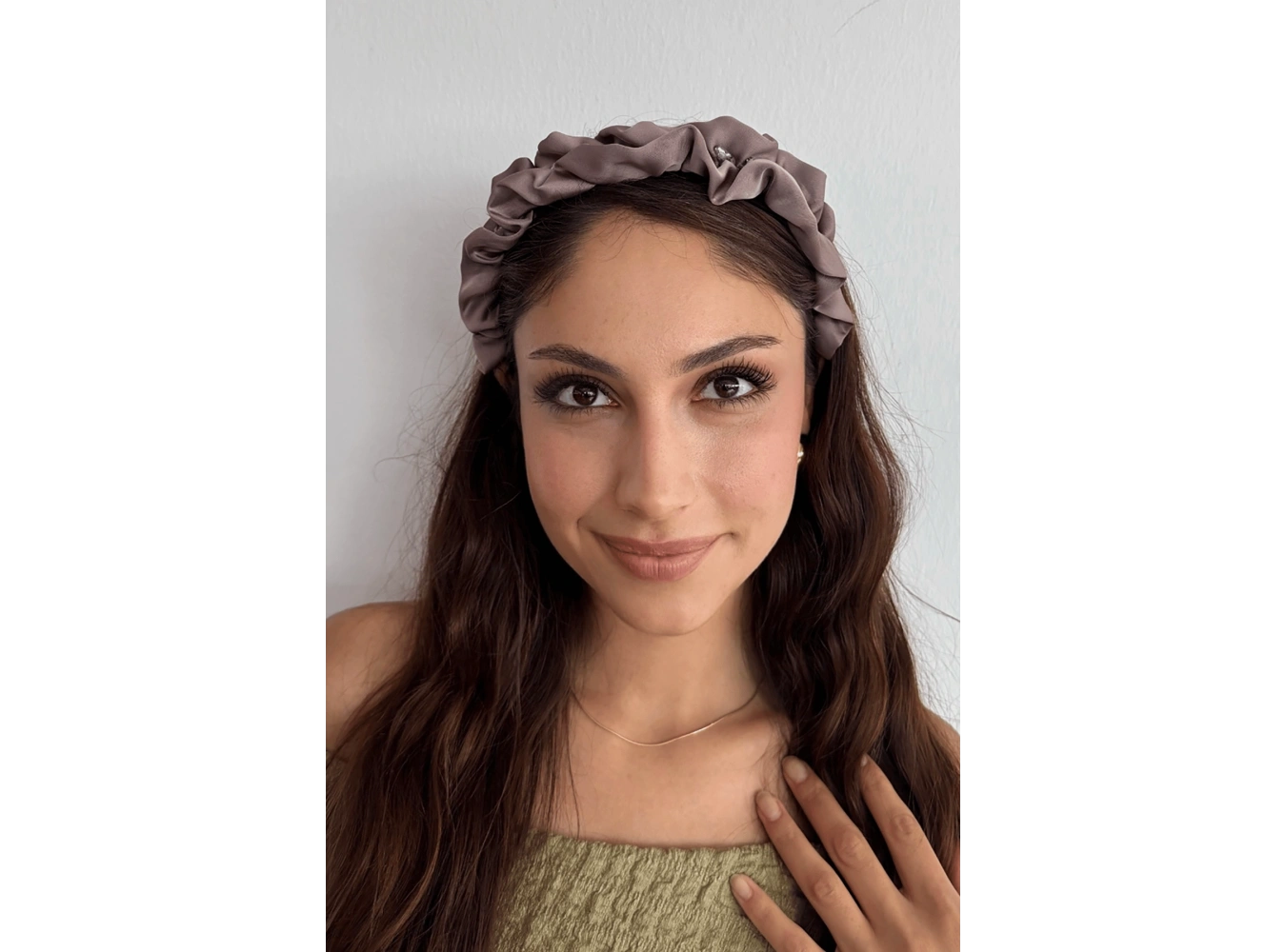 Vizon Renk Taş Detaylı Taç