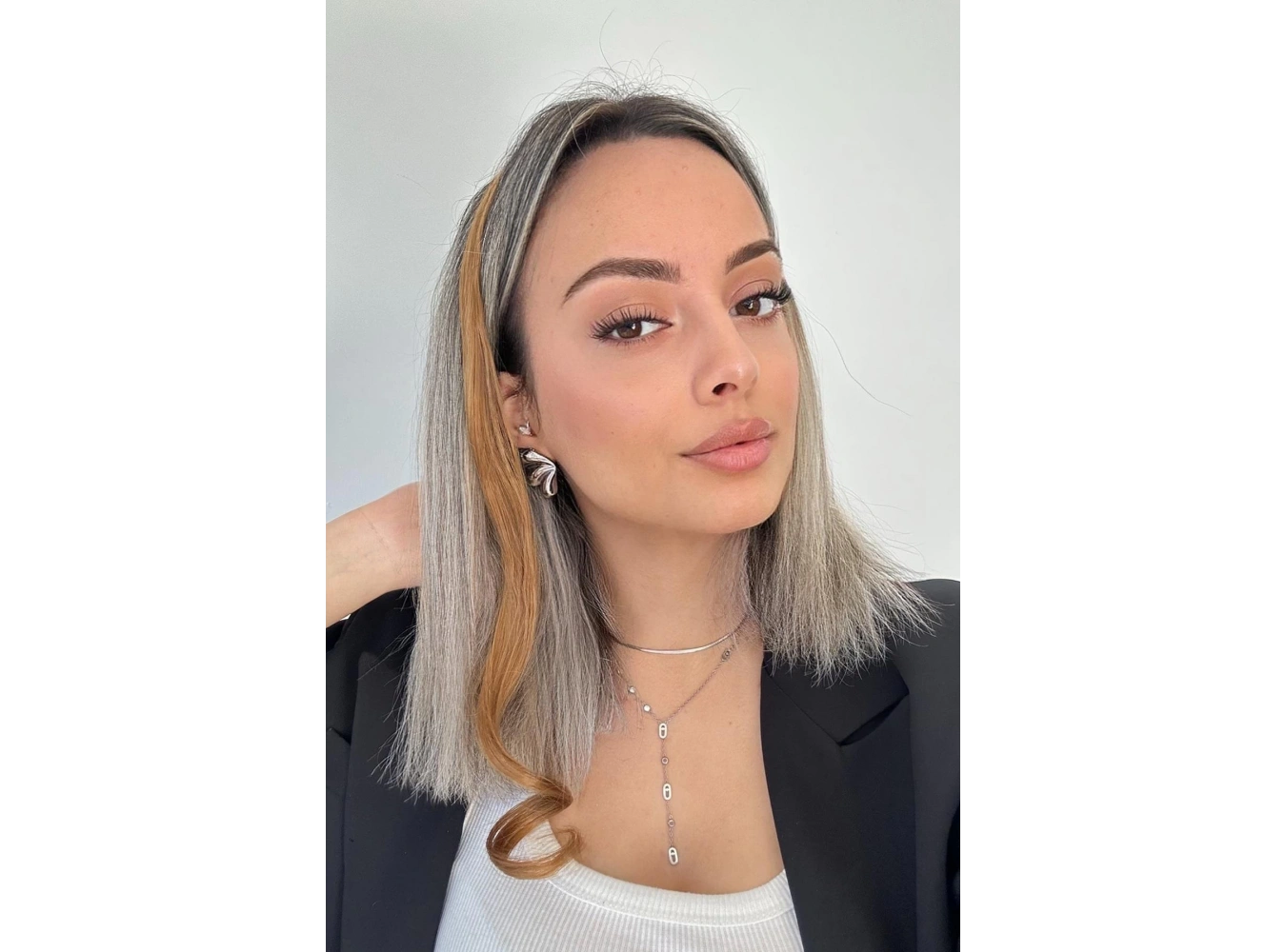 Yan Çıt Çıt Postiş /Kahve Renk Dalgalı / 50 Cm