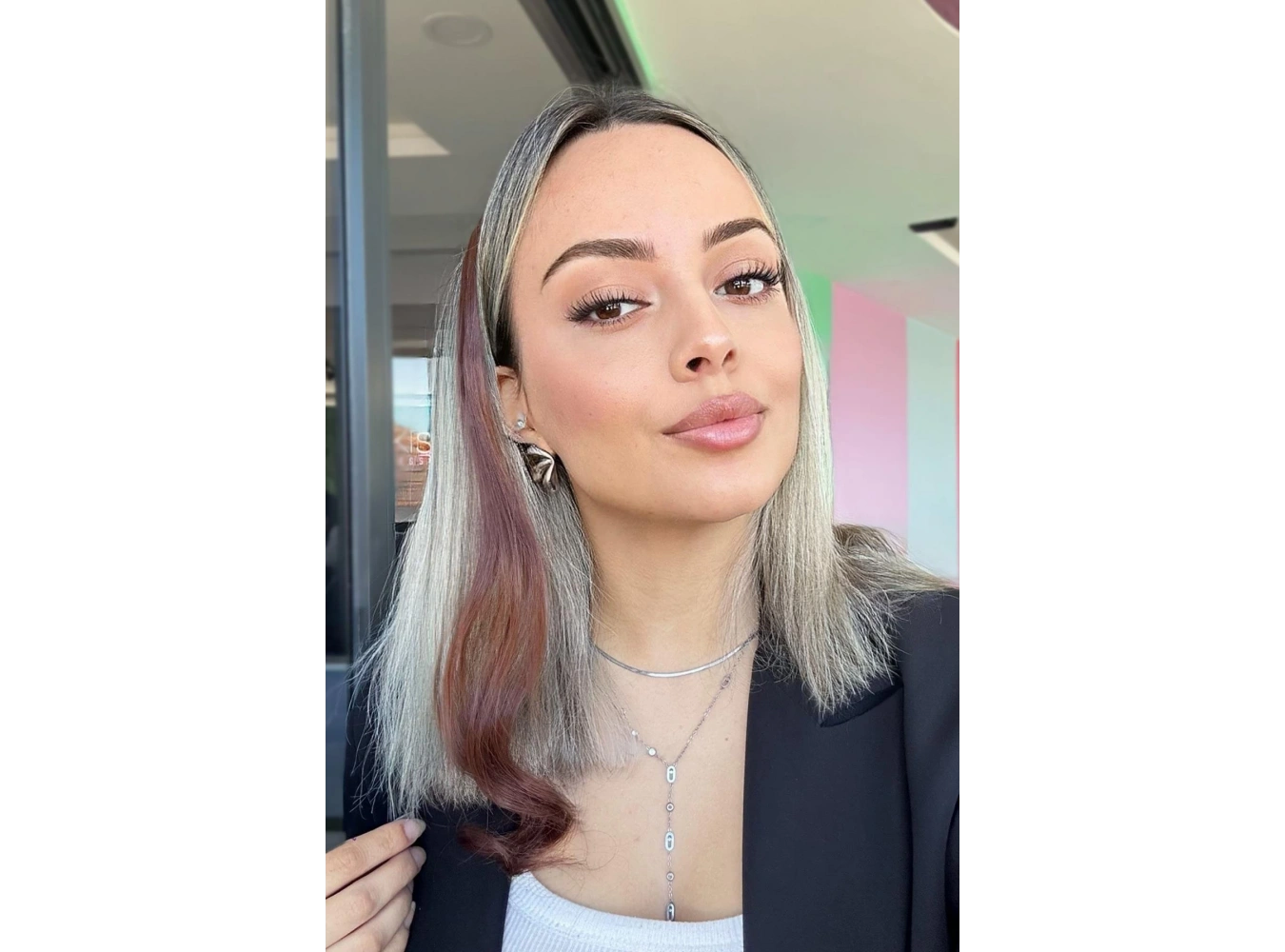 Yan Çıt Çıt Postiş / Kahverengi Renk / 50 Cm