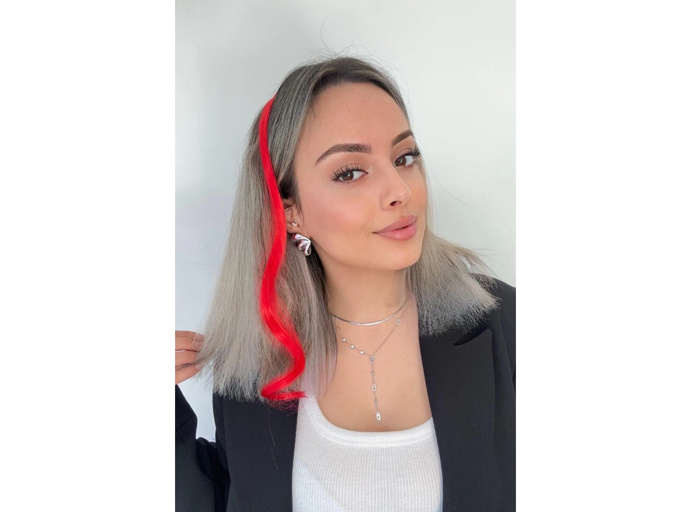 Yan Çıt Çıt Postiş / Kırmızı Dalgalı / 45 Cm