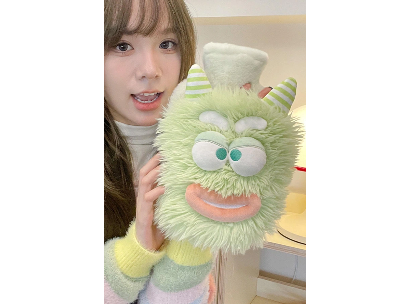 Yeşil Renk Canavar Figürlü Peluş Sıcak Su Torbası