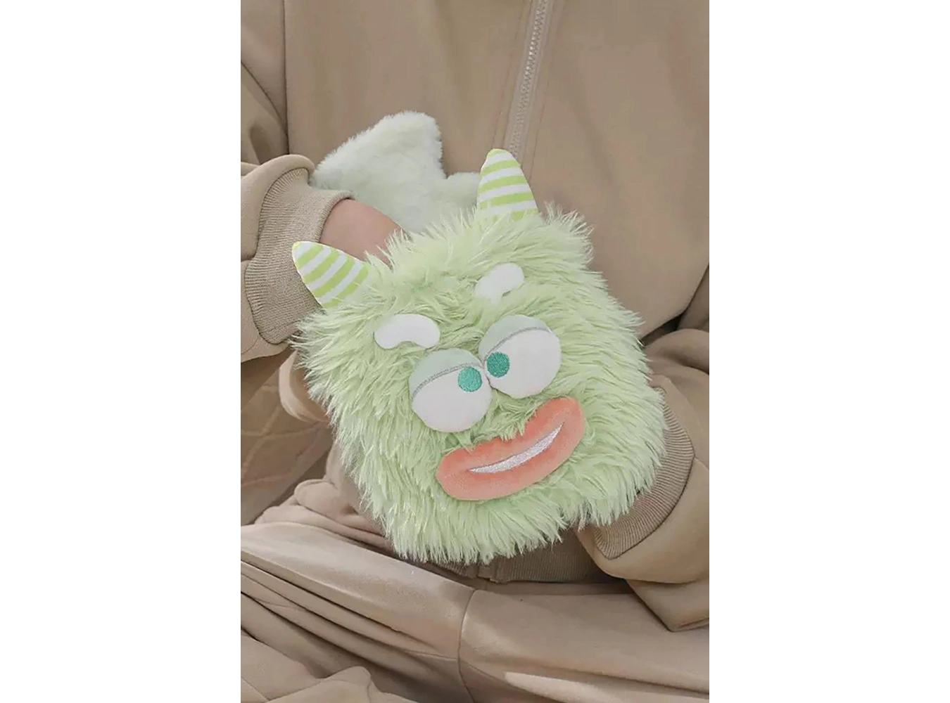 Yeşil Renk Canavar Figürlü Peluş Sıcak Su Torbası