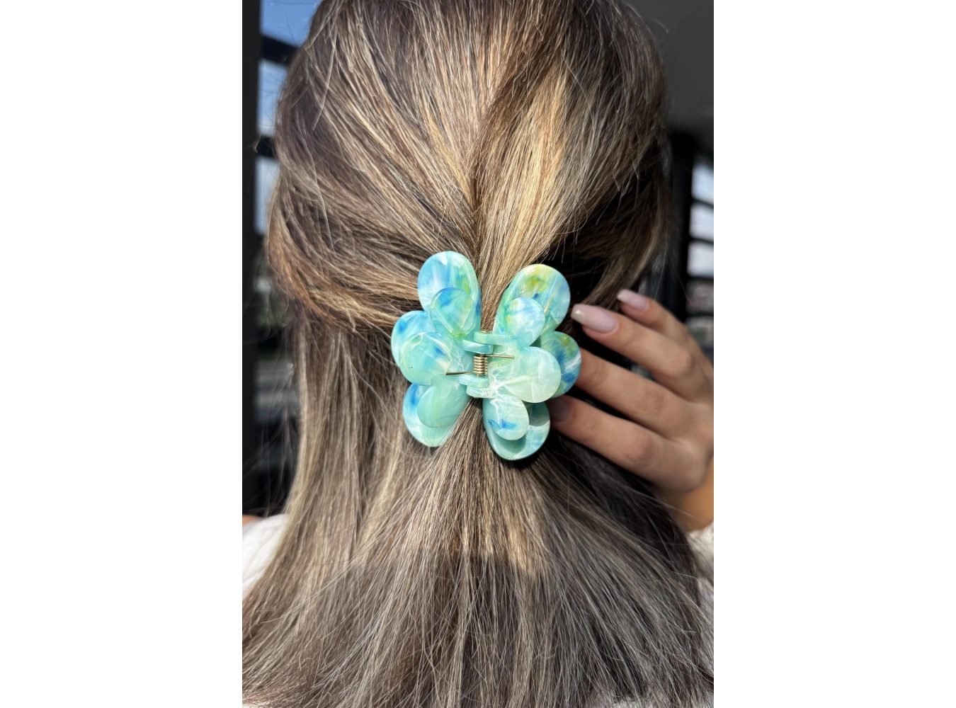 Yeşil Renk Çiçek Figürlü Kemik Mandal Toka