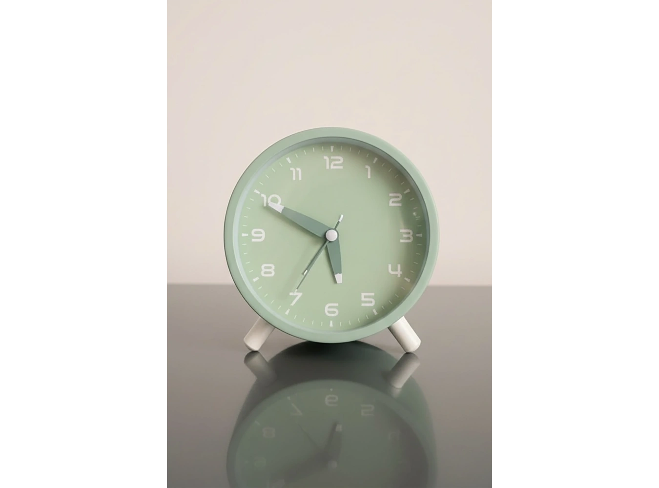 Yeşil Renk Dekoratif Işıklı Alarmlı Masa Saati